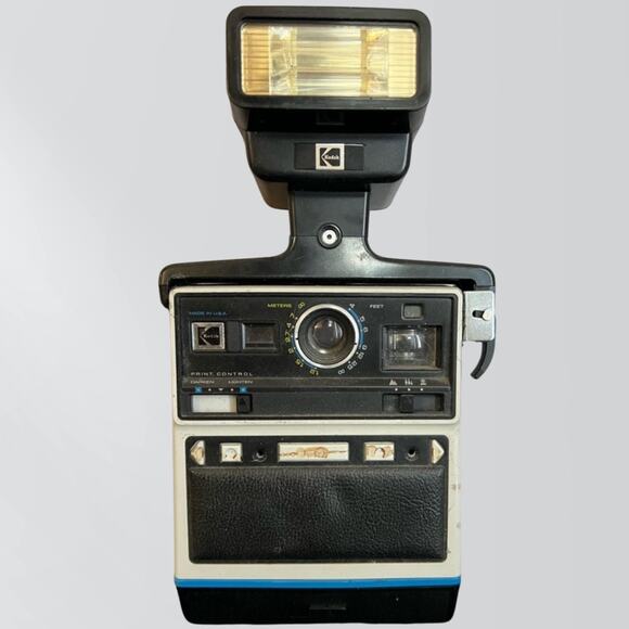 Vintage Kodak Instant Camera with Instant Flash Model B - Picture 1 of 3
